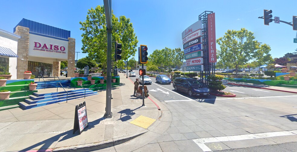 Building Photo - 6021 El Dorado St