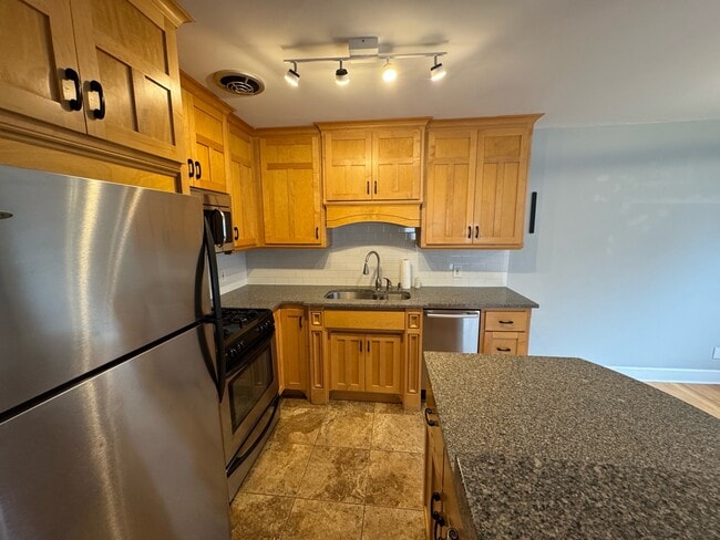 Building Photo - 2507 Bryant Ave S