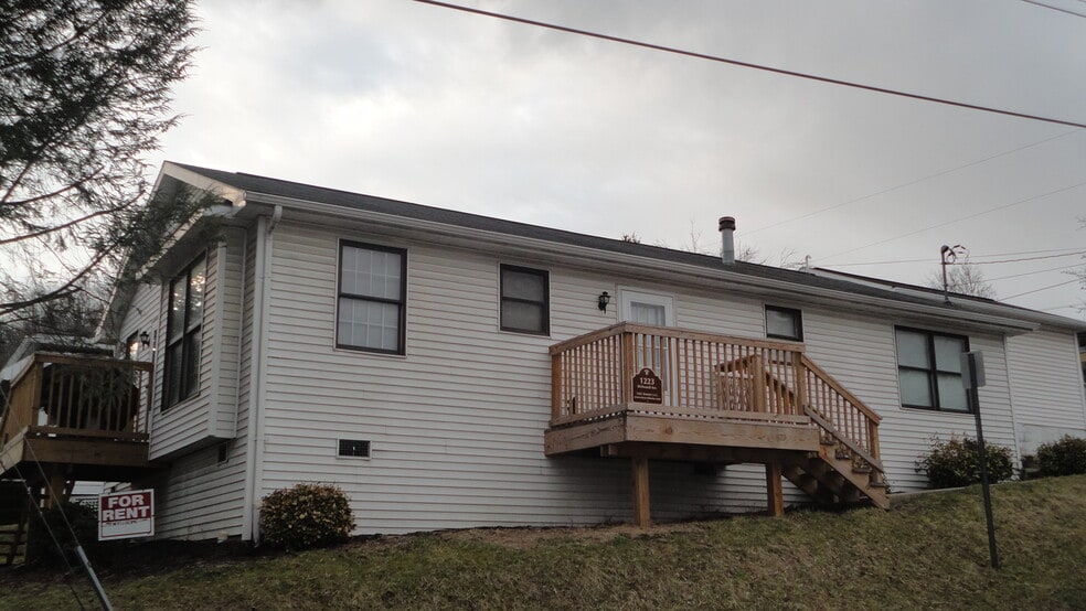 Building Photo - 1223 Richwood Ave