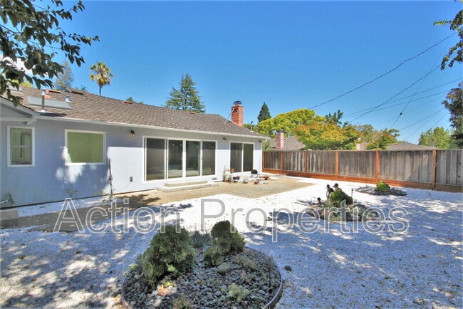 Building Photo - 1074 Highlands Cir