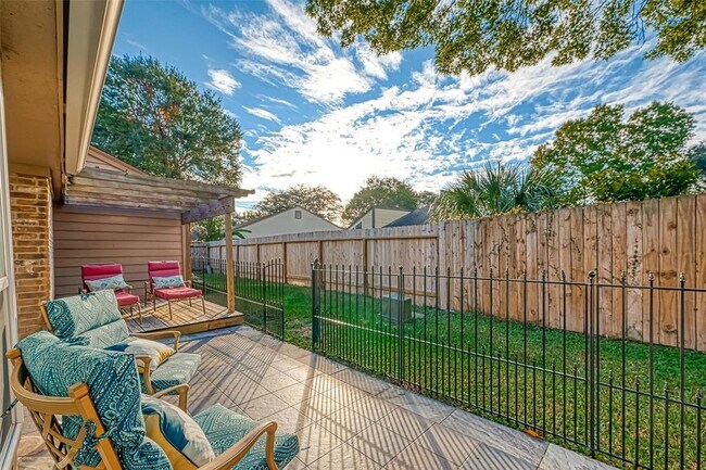 Building Photo - 11627 Briar Rose Dr