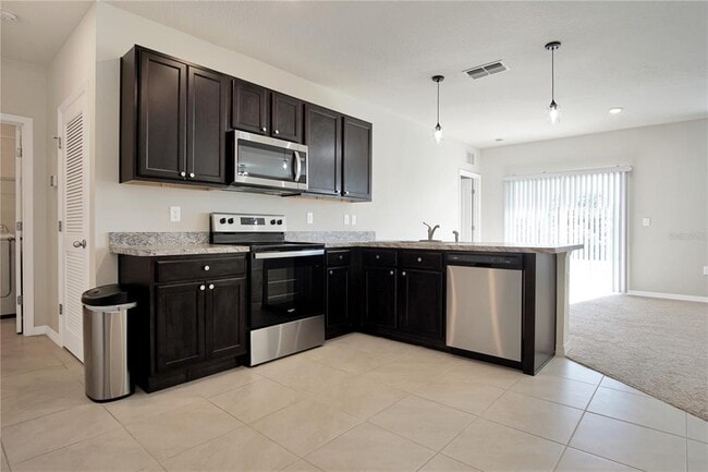 Building Photo - 245 Sofia Ln