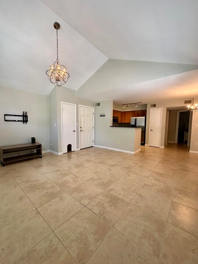 Building Photo - 1050 Crystal Way