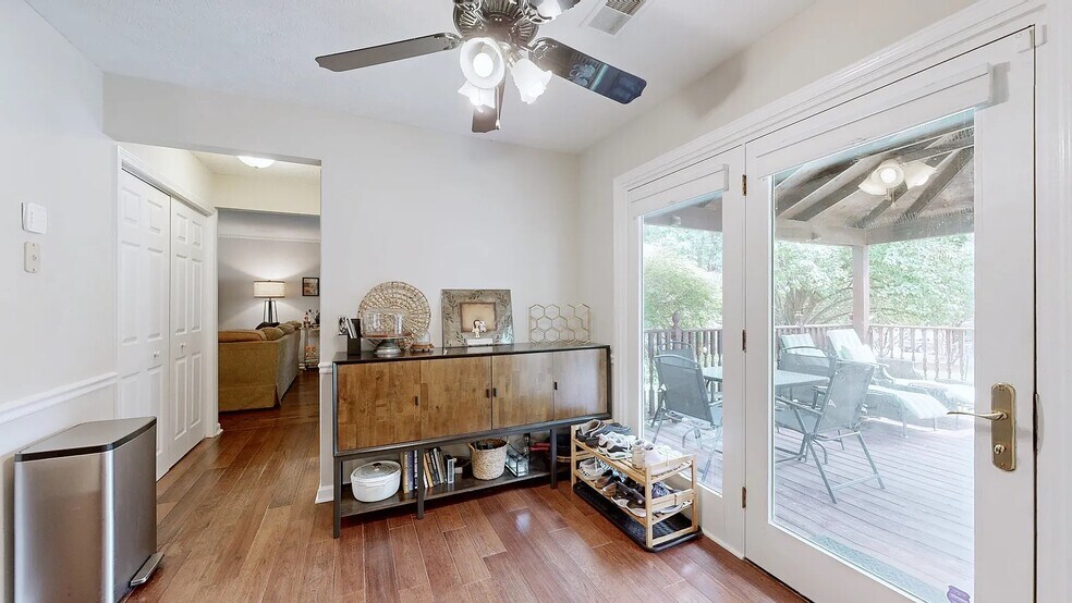 Building Photo - 604 Old Lebanon Dirt Rd