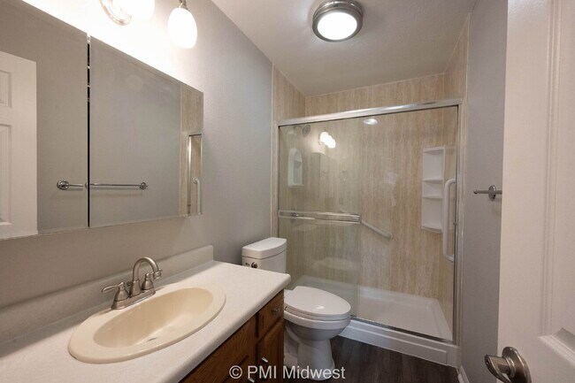 Building Photo - "Charming 3-Bed, 2-Bath Home on Scatter Woods Lane – 1,410 Sq Ft of Comfort Awaits in Indianapolis!"