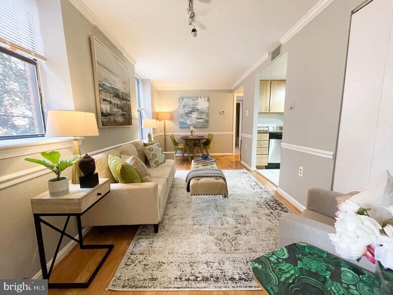 Building Photo - 1436 Meridian Pl NW