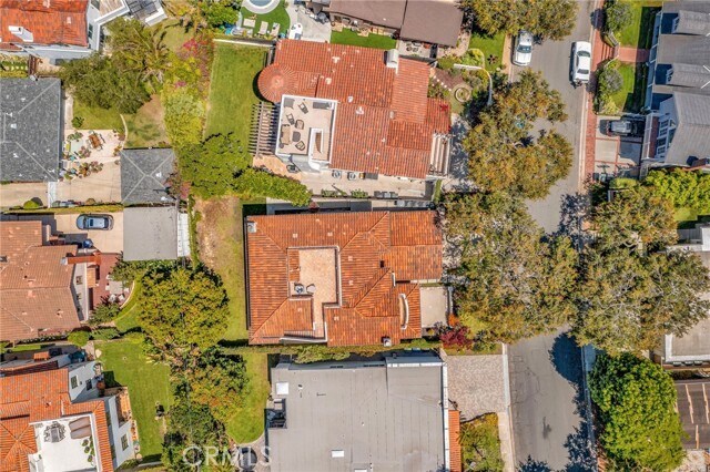 Building Photo - 221 Vía Alameda