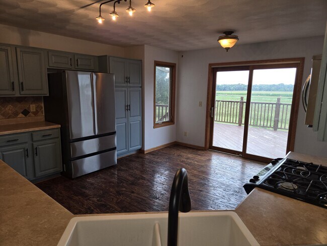 Building Photo - 535 Westfield Dr