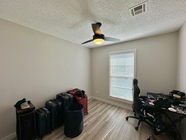 Building Photo - Remodeled