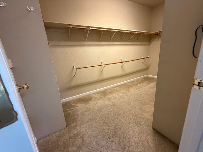 Building Photo - Spacious 4-Bedroom Elk Grove Home with Updated Kitchen, Quartz Countertops! VIEW TODAY!
