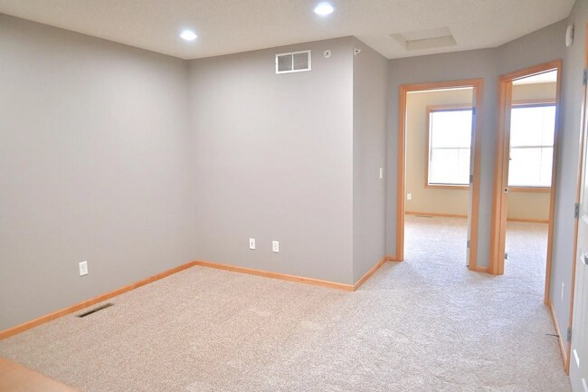 Building Photo - 4725 Victor Path