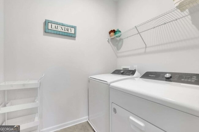 Building Photo - 803 Dundee Wy