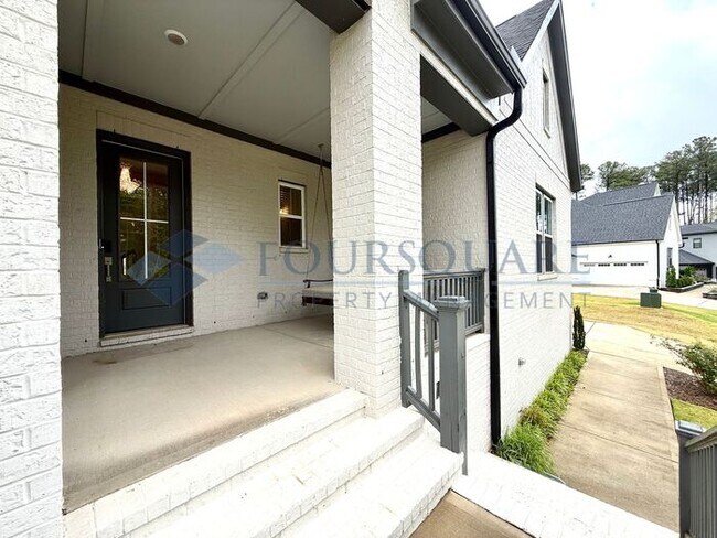 Building Photo - Elegant 4-Bed / 3.5-Bath Home with Main-Level Primary Suite, Quartz Kitchen & 3-Car Garage – In H...