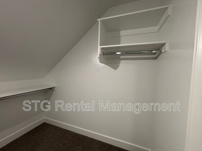 Building Photo - 1509 W Topaz Dr