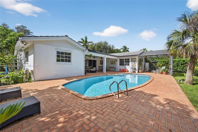 Building Photo - 7521 SW 165th Terrace