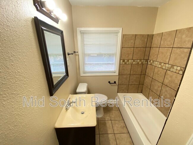 Building Photo - 1882 Driftwood Ave