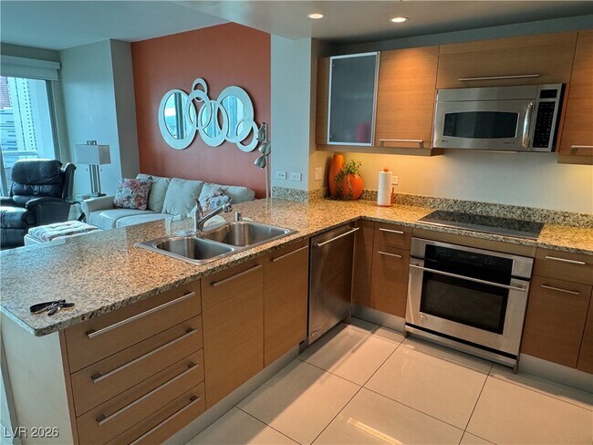 Building Photo - 222 Karen Ave