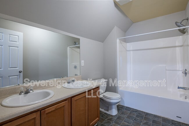 Building Photo - 323 Englewood Ave SE