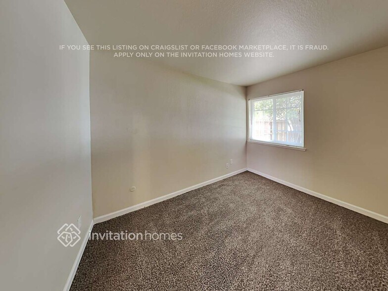 Building Photo - 555 Spruce St