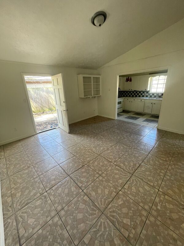 Building Photo - 1471 Dorgan St