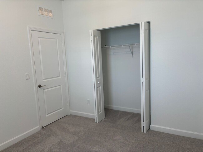 Building Photo - Veranda Landings
