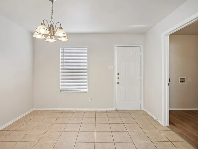 Building Photo - 4933 Parkrise Dr