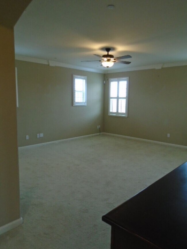 Building Photo - BEAUTIFUL 2 STORY IN WEST ROSEVILLE! 4 BEDROOM, 3 BATH, 3 CAR GARAGE, WITH LOW MAINTENANCE YARD!