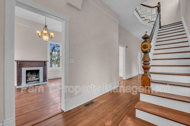Building Photo - 201 W 37th St
