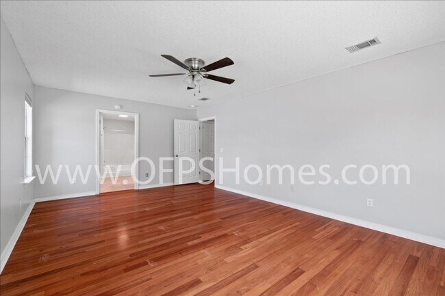 Building Photo - 4 Bedroom Home in Antioch Estates