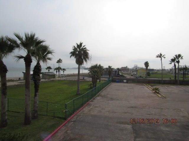 Building Photo - 3938 Surfside Blvd