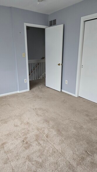 Building Photo - 22 Oyster Bay Rd