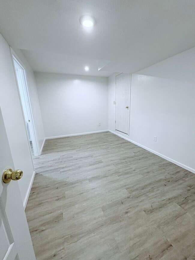 Building Photo - 4BR w/ Deck Near Blacklick Woods