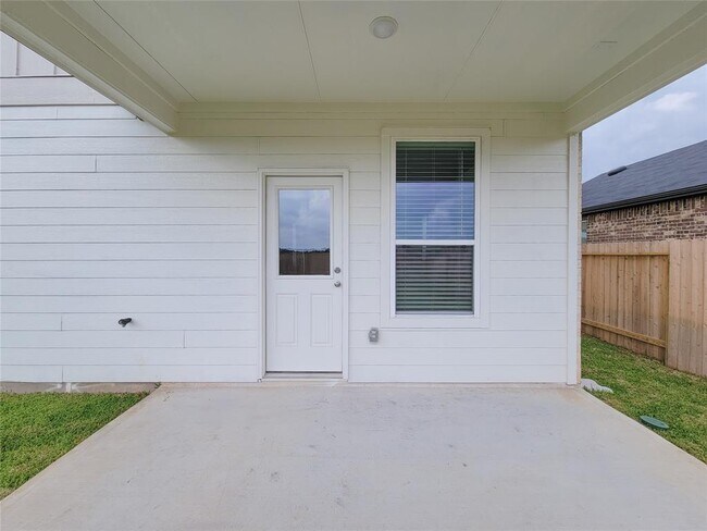 Building Photo - 166 Longhorn Run Dr