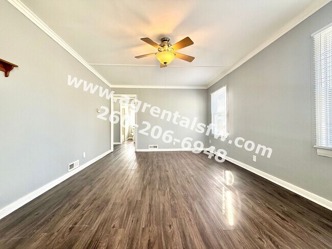 Building Photo - 3 Bedroom House