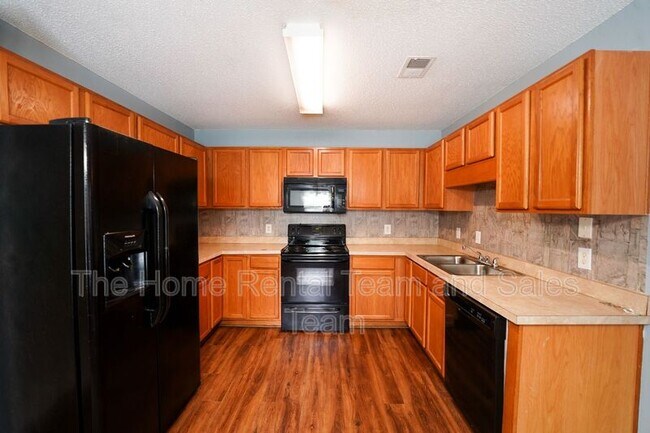 Building Photo - 8 Willow Lakes Dr