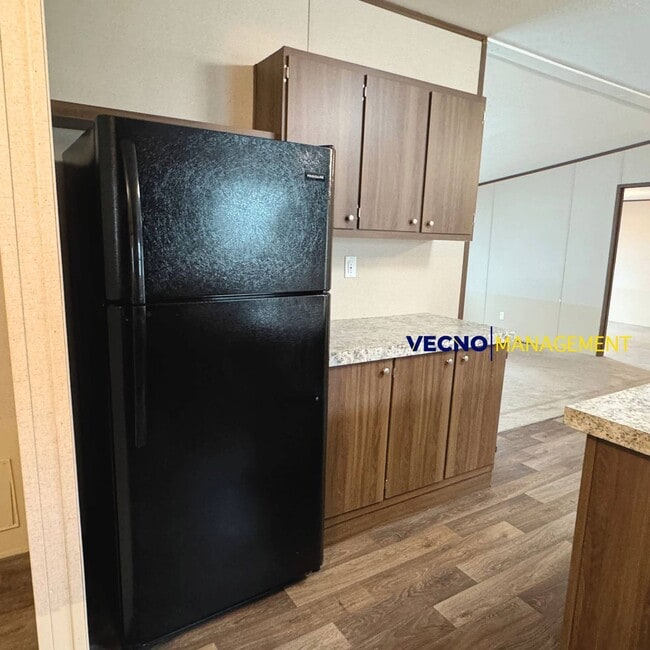 Building Photo - 842 Corinne Dr