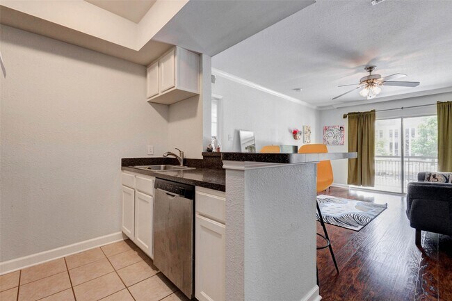 Building Photo - 4515 Briar Hollow Pl