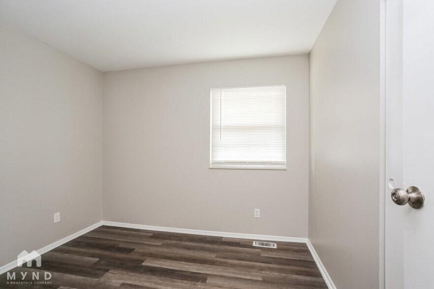 Building Photo - 2158 Easthaven Dr