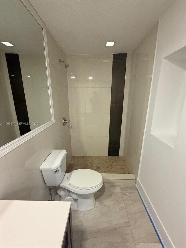 Building Photo - 3413 NW 9th Ct