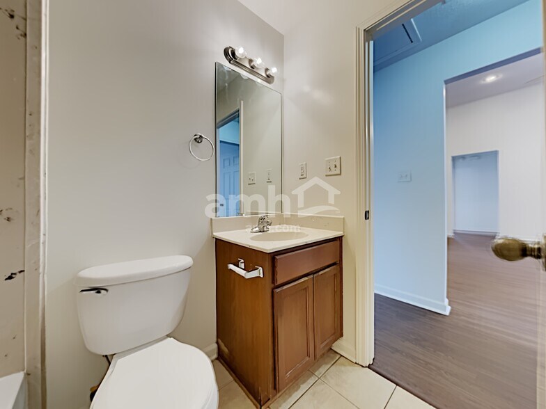 Building Photo - 1302 Jackson Pond Cir