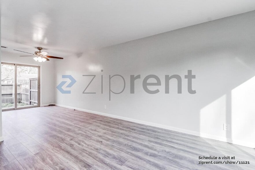 Building Photo - 1805 Primavera Dr