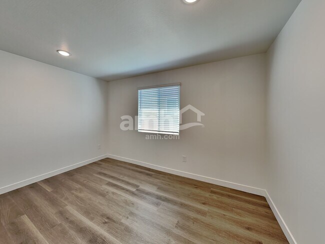 Building Photo - 12632 W Adair Dr