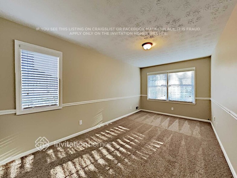 Building Photo - 4584 Forest Green Dr
