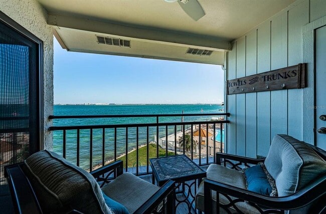 Building Photo - 6265 Sun Blvd