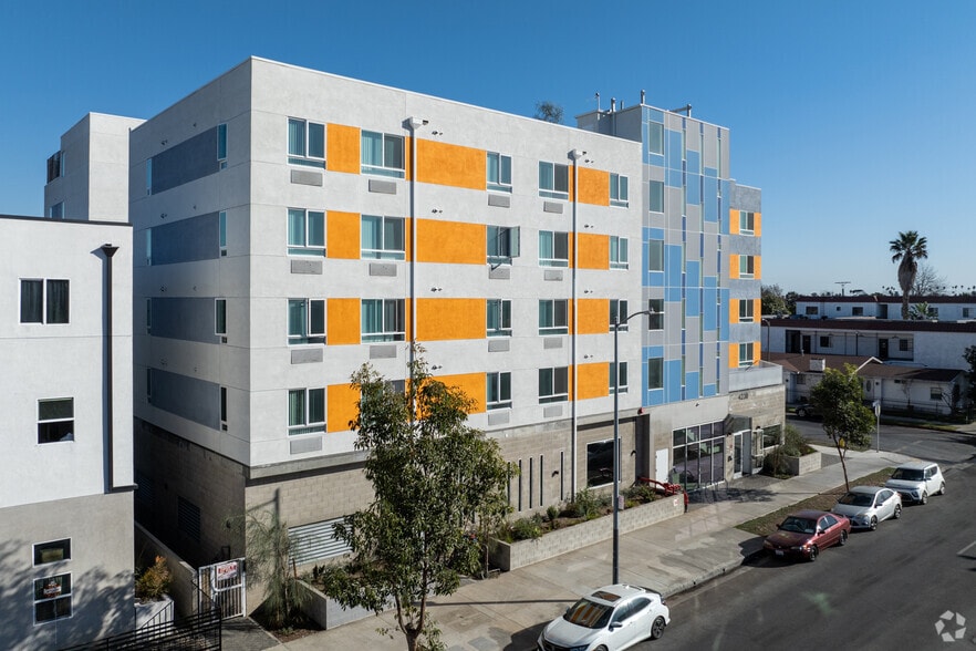Building Exterior - Big Western