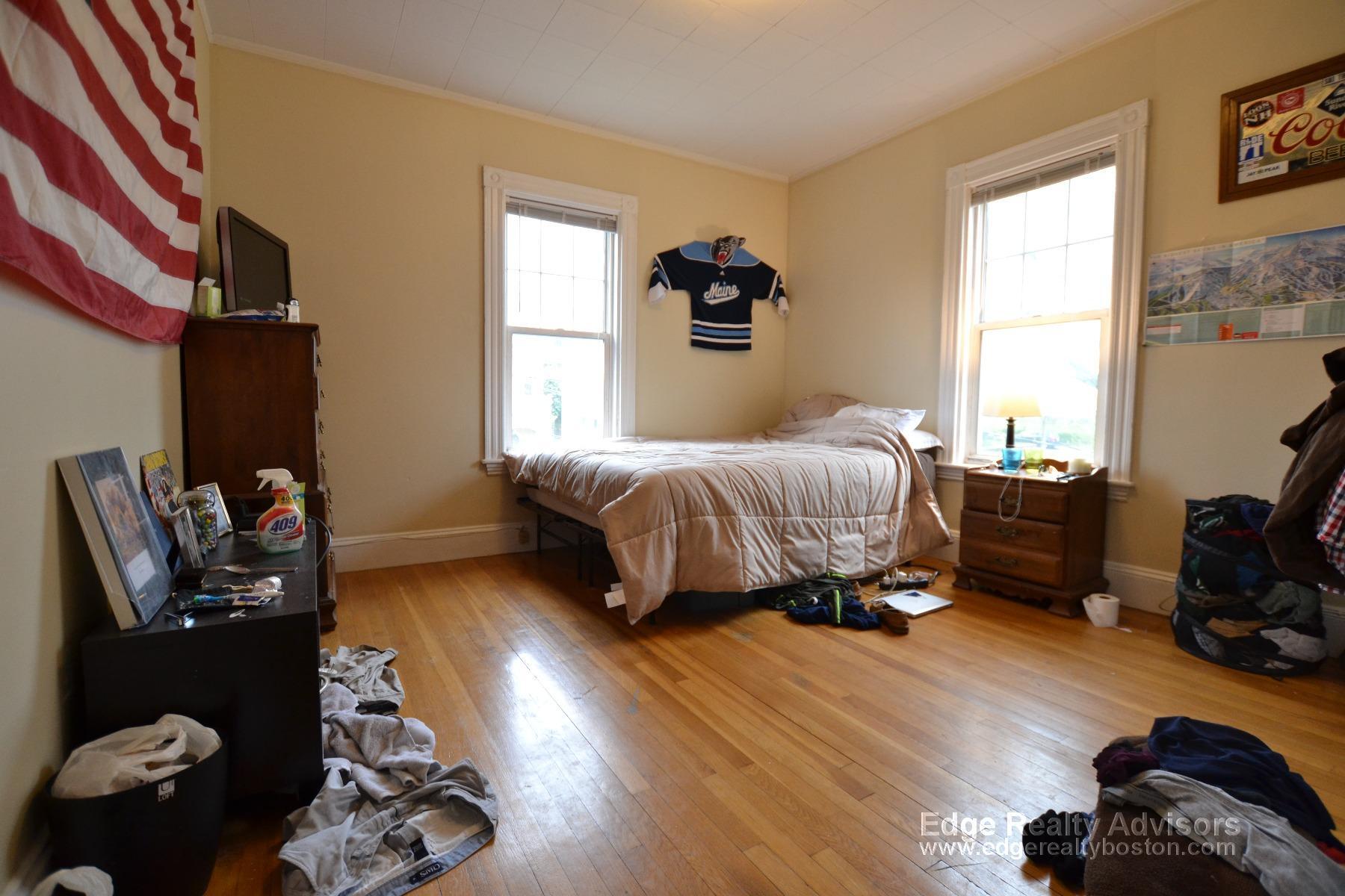 Building Photo - 25 Bennett St