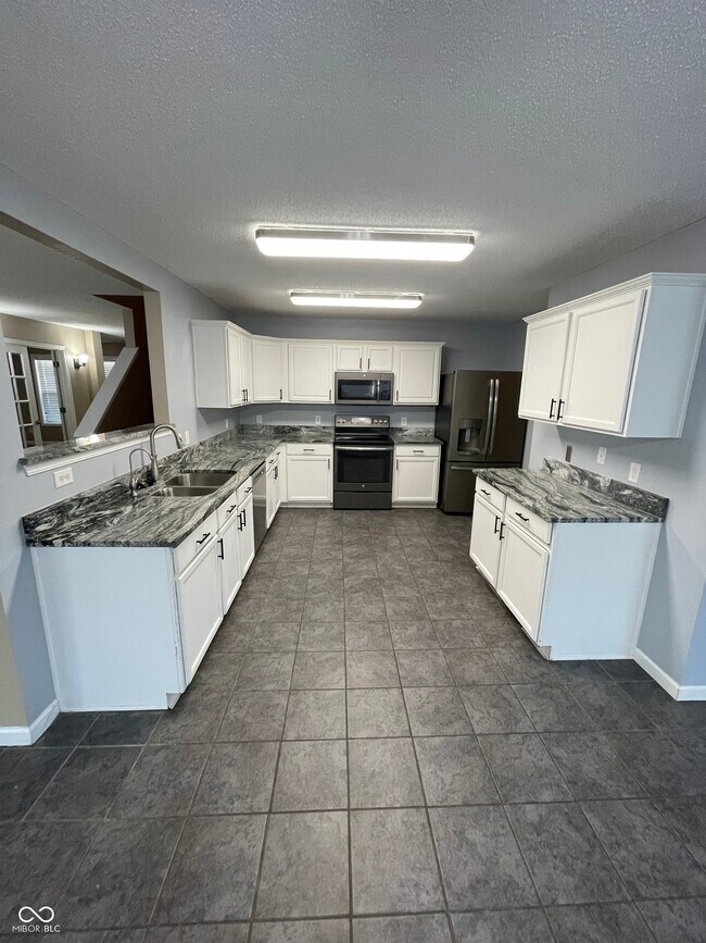 Building Photo - 2830 Monarchy Ln