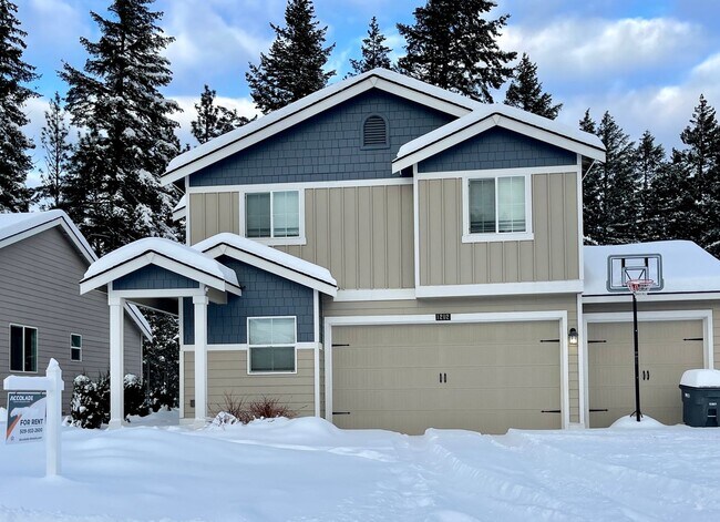 Building Photo - Gorgeous 4 Bed 3 Bath Home Built in 2019!