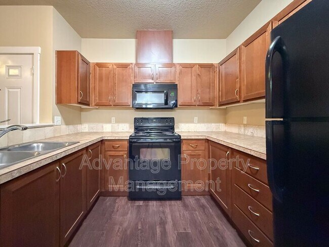 Building Photo - 537 Catron St S