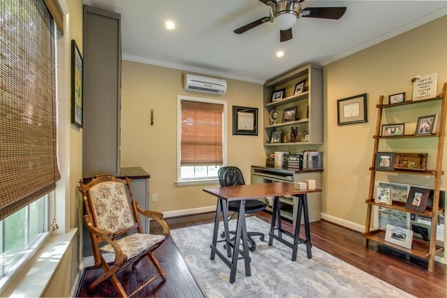 Building Photo - Crieve Hall Ranch with Studio